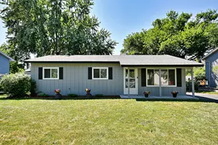 129 Springleaf Dr, Bolingbrook, IL 60440 - Photo 1