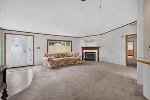 814 S 11th St, Dekalb, IL 60115 - Photo 9