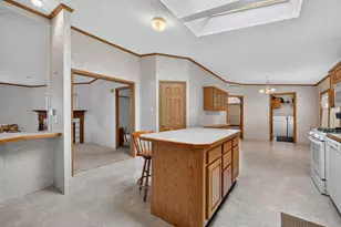 814 S 11th St, Dekalb, IL 60115 - Photo 13