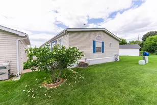 814 S 11th St, Dekalb, IL 60115 - Photo 37