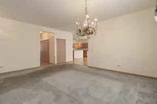 728 Holland Ln, Romeoville, IL 60446 - Photo 9