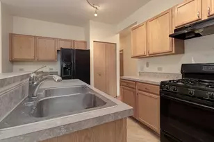 728 Holland Ln, Romeoville, IL 60446 - Photo 13