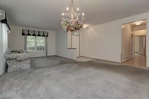 728 Holland Ln, Romeoville, IL 60446 - Photo 3