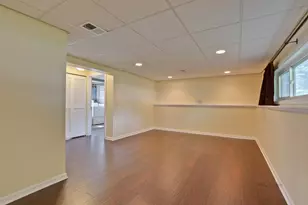 648 N Greenview Ave, Mundelein, IL 60060 - Photo 25