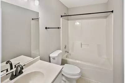 1320 E Arnold Street, Sandwich, IL 60548 - Photo 13