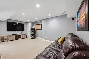 218 Woodford Rd, Oswego, IL 60543 - Photo 27