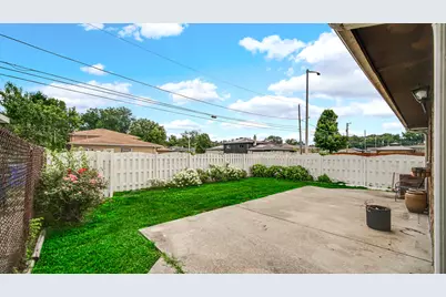 621 Escanaba Avenue, Calumet City, IL 60409 - Photo 27