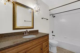 621 Escanaba Ave, Calumet City, IL 60409 - Photo 15