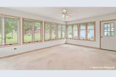 303 N Green Street, McHenry, IL 60050 - Photo 11