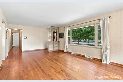 303 N Green Street, McHenry, IL 60050 - Photo 3