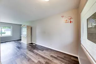 344 Bridgewood Dr, Antioch, IL 60002 - Photo 9