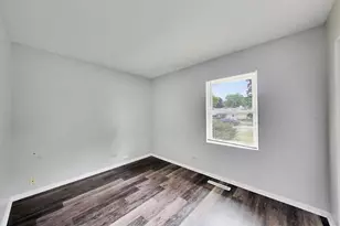 344 Bridgewood Dr, Antioch, IL 60002 - Photo 17