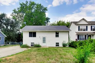 344 Bridgewood Dr, Antioch, IL 60002 - Photo 3