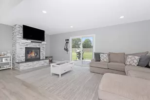 128 Farm Gate Ln, Bolingbrook, IL 60440 - Photo 3