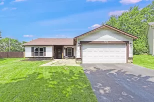 128 Farm Gate Ln, Bolingbrook, IL 60440 - Photo 1