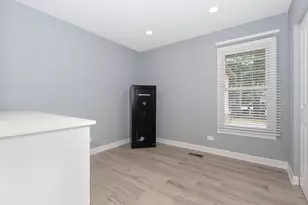 128 Farm Gate Ln, Bolingbrook, IL 60440 - Photo 11
