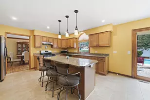 567 Warbler Dr, Bolingbrook, IL 60440 - Photo 9