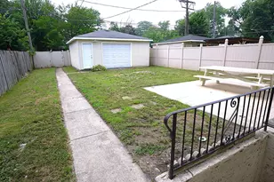 10508 S Bensley Ave, Chicago, IL 60617 - Photo 31