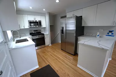 10508 S Bensley Avenue, Chicago, IL 60617 - Photo 7