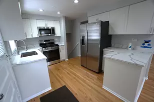 10508 S Bensley Ave, Chicago, IL 60617 - Photo 7