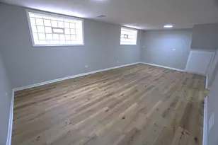 10508 S Bensley Ave, Chicago, IL 60617 - Photo 19