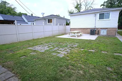 10508 S Bensley Avenue, Chicago, IL 60617 - Photo 29