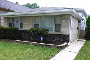 10508 S Bensley Ave, Chicago, IL 60617 - Photo 1