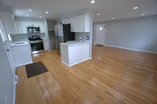 10508 S Bensley Ave, Chicago, IL 60617 - Photo 5