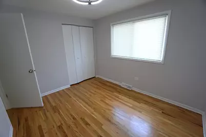 10508 S Bensley Avenue, Chicago, IL 60617 - Photo 11