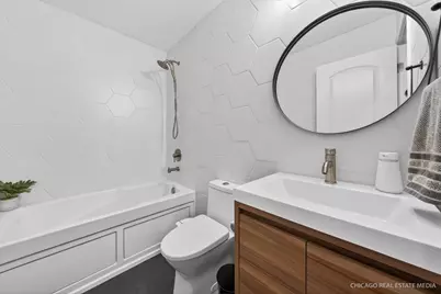 2546 W Washington Boulevard #2W, Chicago, IL 60612 - Photo 11