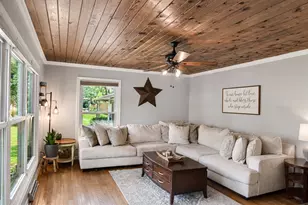 10N949 Hawthorne Street N, Elgin, IL 60123 - Photo 7