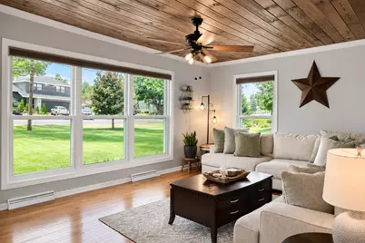 [Address not provided], Elgin, IL 60123 - Photo 3