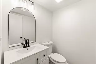 1080 Dresden Dr, Hoffman Estates, IL 60192 - Photo 17