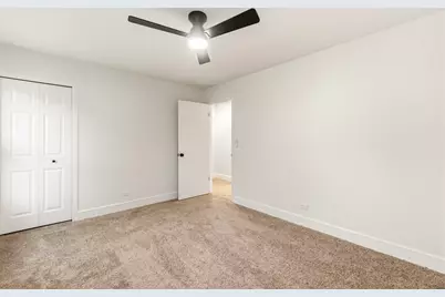1080 Dresden Drive, Hoffman Estates, IL 60192 - Photo 19