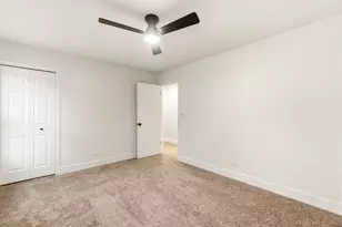 1080 Dresden Dr, Hoffman Estates, IL 60192 - Photo 19