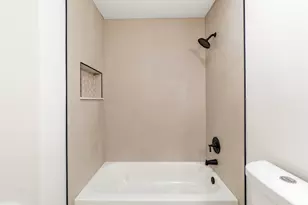 1080 Dresden Dr, Hoffman Estates, IL 60192 - Photo 21