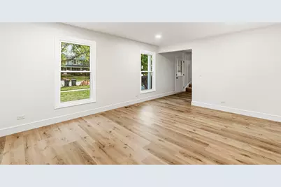 1080 Dresden Drive, Hoffman Estates, IL 60192 - Photo 5