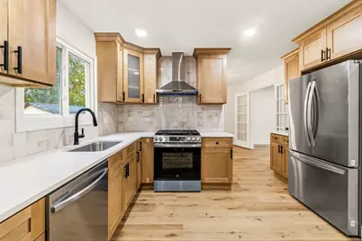 1080 Dresden Drive, Hoffman Estates, IL 60192 - Photo 9