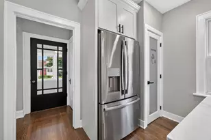 529 E Park Blvd, Villa Park, IL 60181 - Photo 9