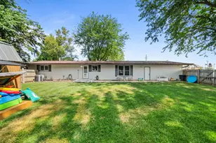216 Linder Ln, Rochelle, IL 61068 - Photo 33