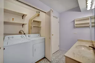 13911 James Dr, Crestwood, IL 60418 - Photo 17