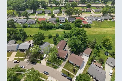 729 Surrey Drive, Streamwood, IL 60107 - Photo 33