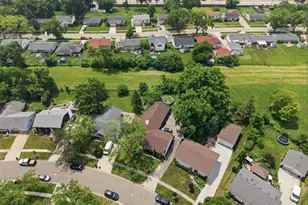 729 Surrey Dr, Streamwood, IL 60107 - Photo 33