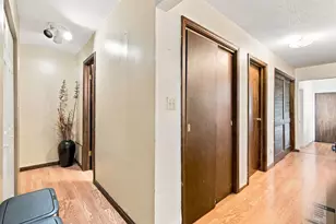 729 Surrey Dr, Streamwood, IL 60107 - Photo 21