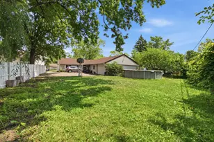 729 Surrey Dr, Streamwood, IL 60107 - Photo 29