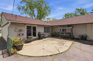 729 Surrey Dr, Streamwood, IL 60107 - Photo 27