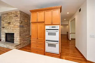75 Miller Rd, Hawthorn Woods, IL 60047 - Photo 23