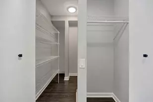 1122 N Clark St, Chicago, IL 60610 - Photo 11