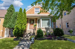 4833 N Moody Ave, Chicago, IL 60630 - Photo 1