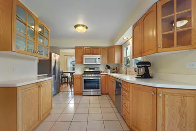 1137 Lockwood Court E, Buffalo Grove, IL 60089 - Photo 7
